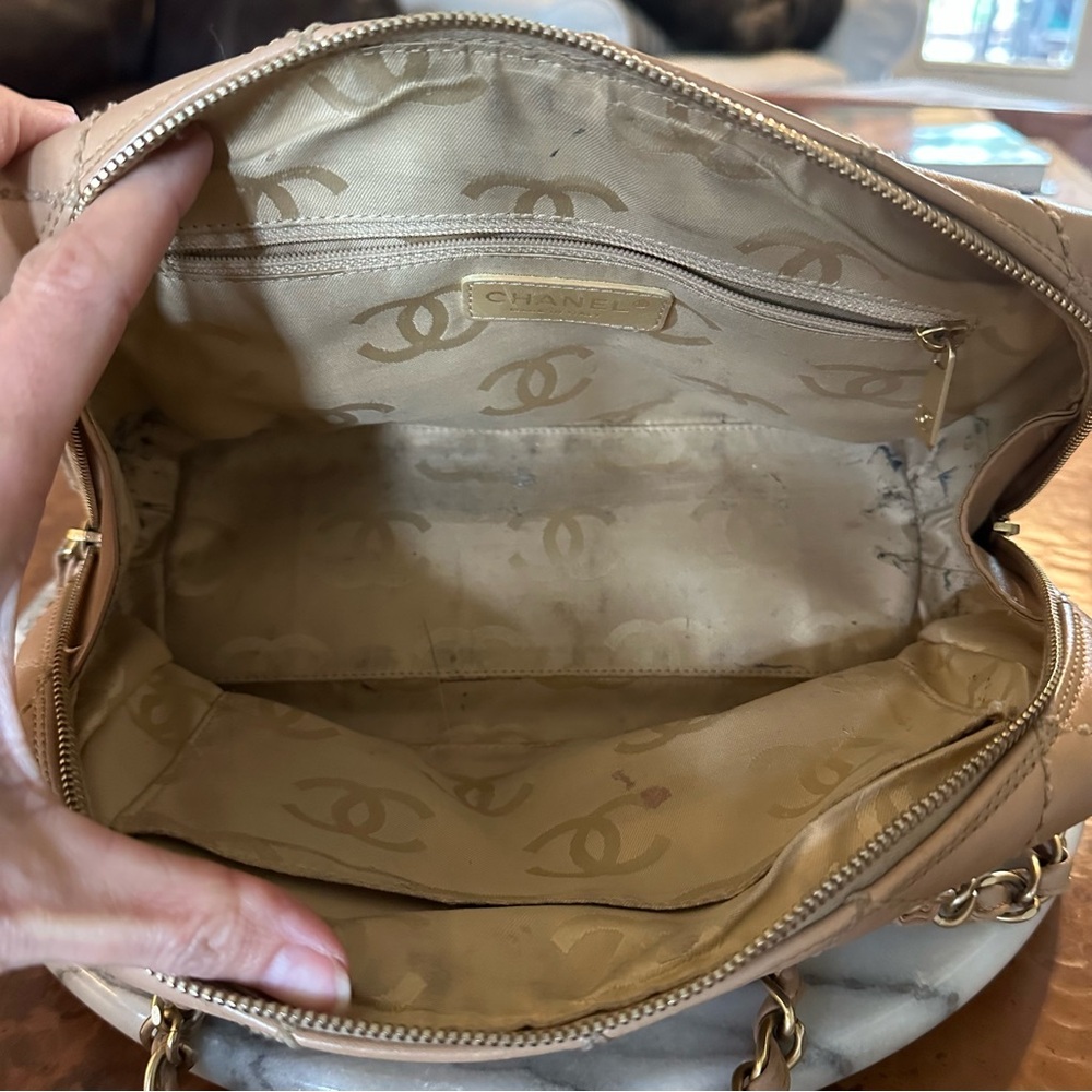 Authentic Chanel Quilted Handbag - Picture 2 of 16